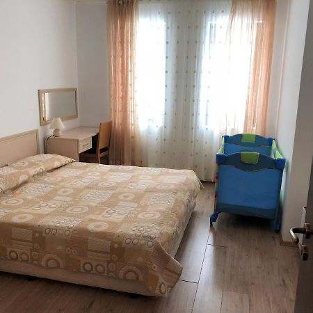 Апартамент В Хотел Стената, Пампорово Apartment สโมลยัน ภายนอก รูปภาพ