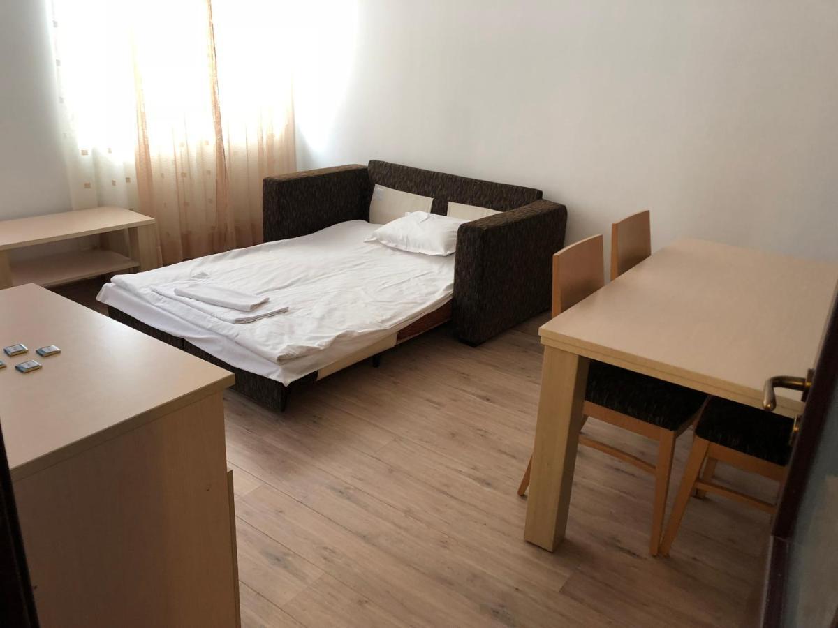 Апартамент В Хотел Стената, Пампорово Apartment สโมลยัน ภายนอก รูปภาพ