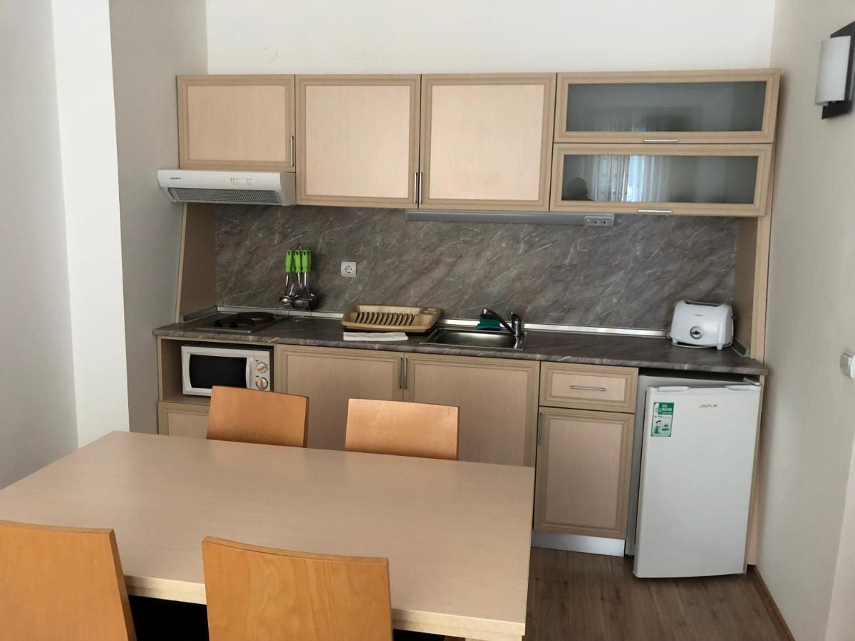 Апартамент В Хотел Стената, Пампорово Apartment สโมลยัน ภายนอก รูปภาพ